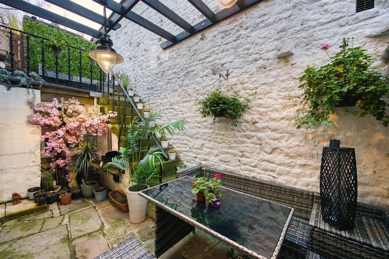 Commercial Road, Tideswell, SK17, photo 11