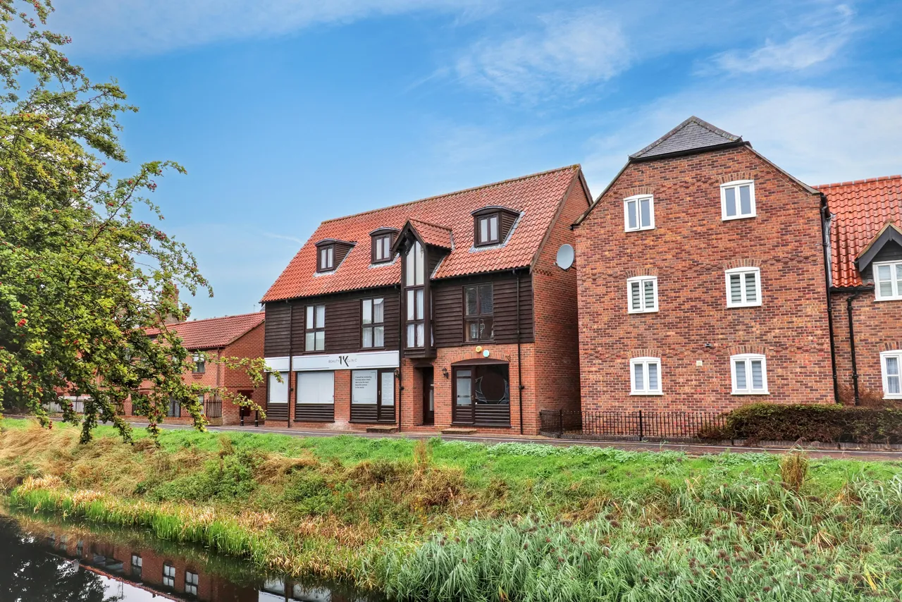 1 bed flat for sale — Double Street, Spalding, PE11