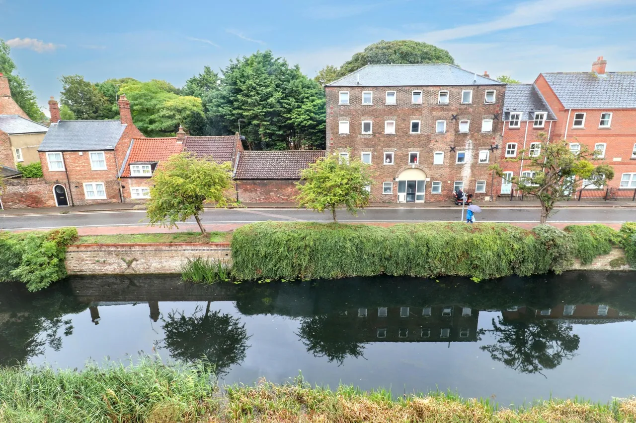 Double Street, Spalding, PE11, photo 7
