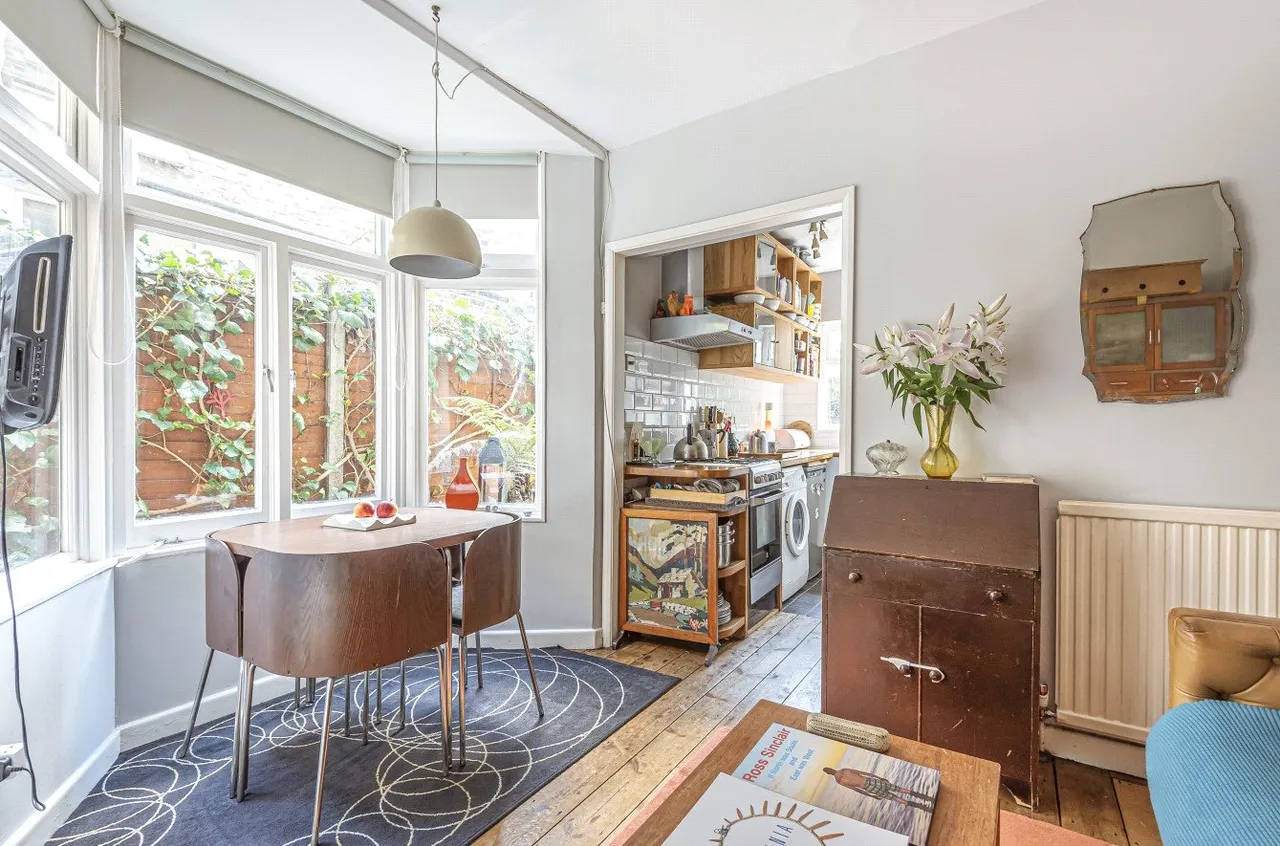 2 bed flat for sale, Ethnard Road, SE15