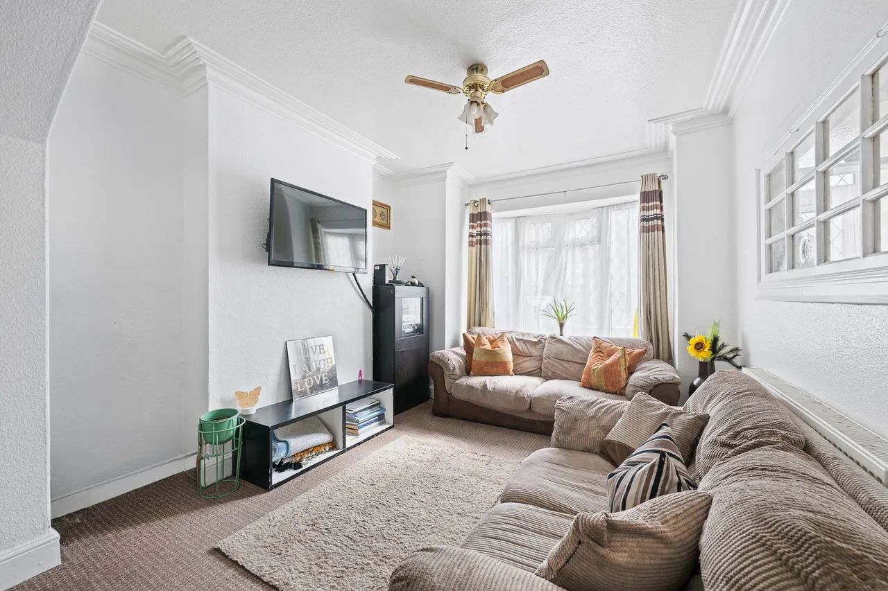 Swingate Lane, Plumstead, London SE18 2HH, photo 2