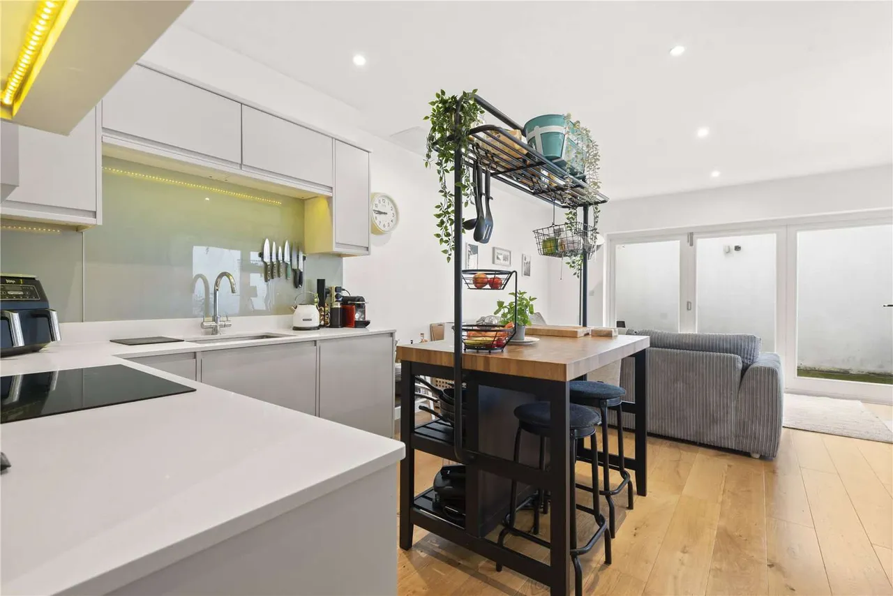 Fontenoy Road, London, SW12 9LU, photo 2