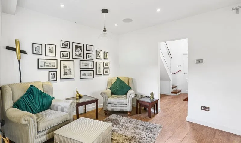 Milburn Walk, Epsom, KT18, photo 13