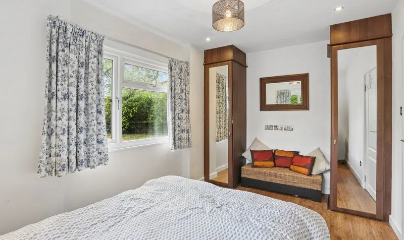 Milburn Walk, Epsom, KT18, photo 25