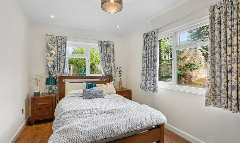 Milburn Walk, Epsom, KT18, photo 24