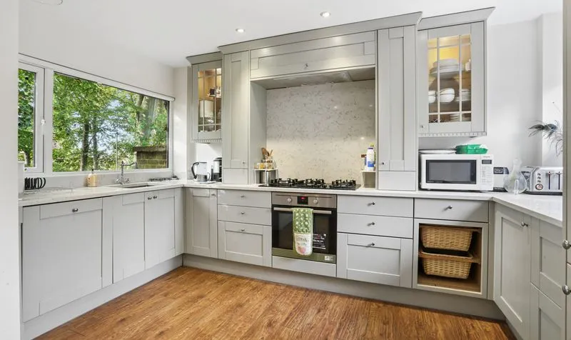 Milburn Walk, Epsom, KT18, photo 2