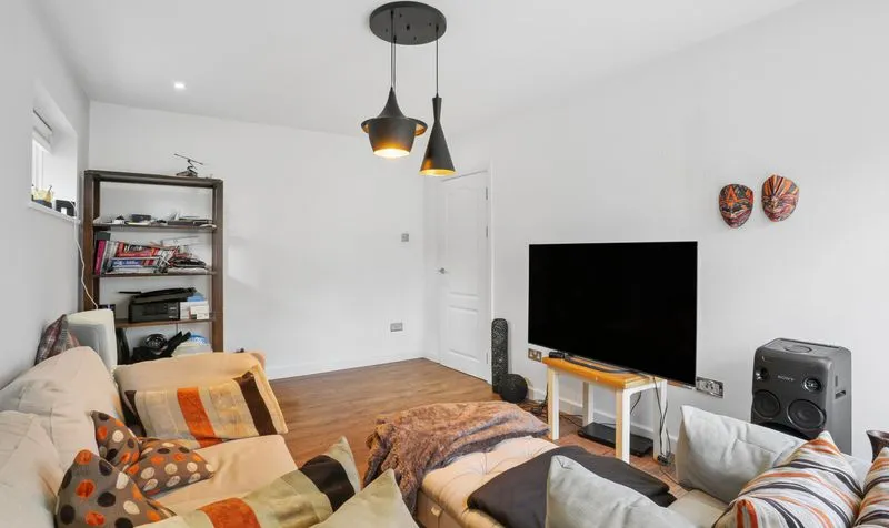 Milburn Walk, Epsom, KT18, photo 12