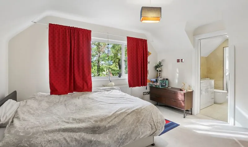 Milburn Walk, Epsom, KT18, photo 22
