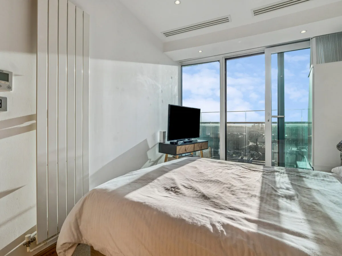 Crossharbour Plaza, London, E14, photo 6