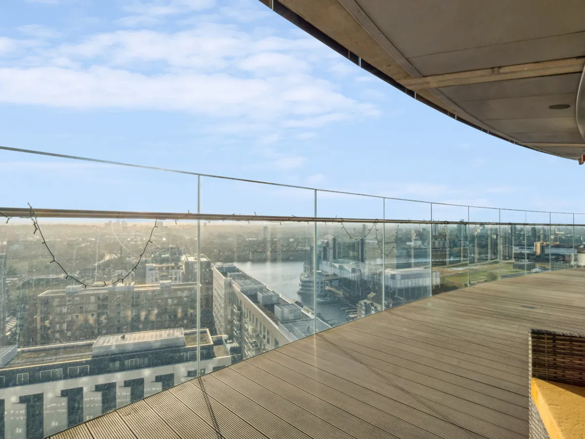 Crossharbour Plaza, London, E14, photo 12