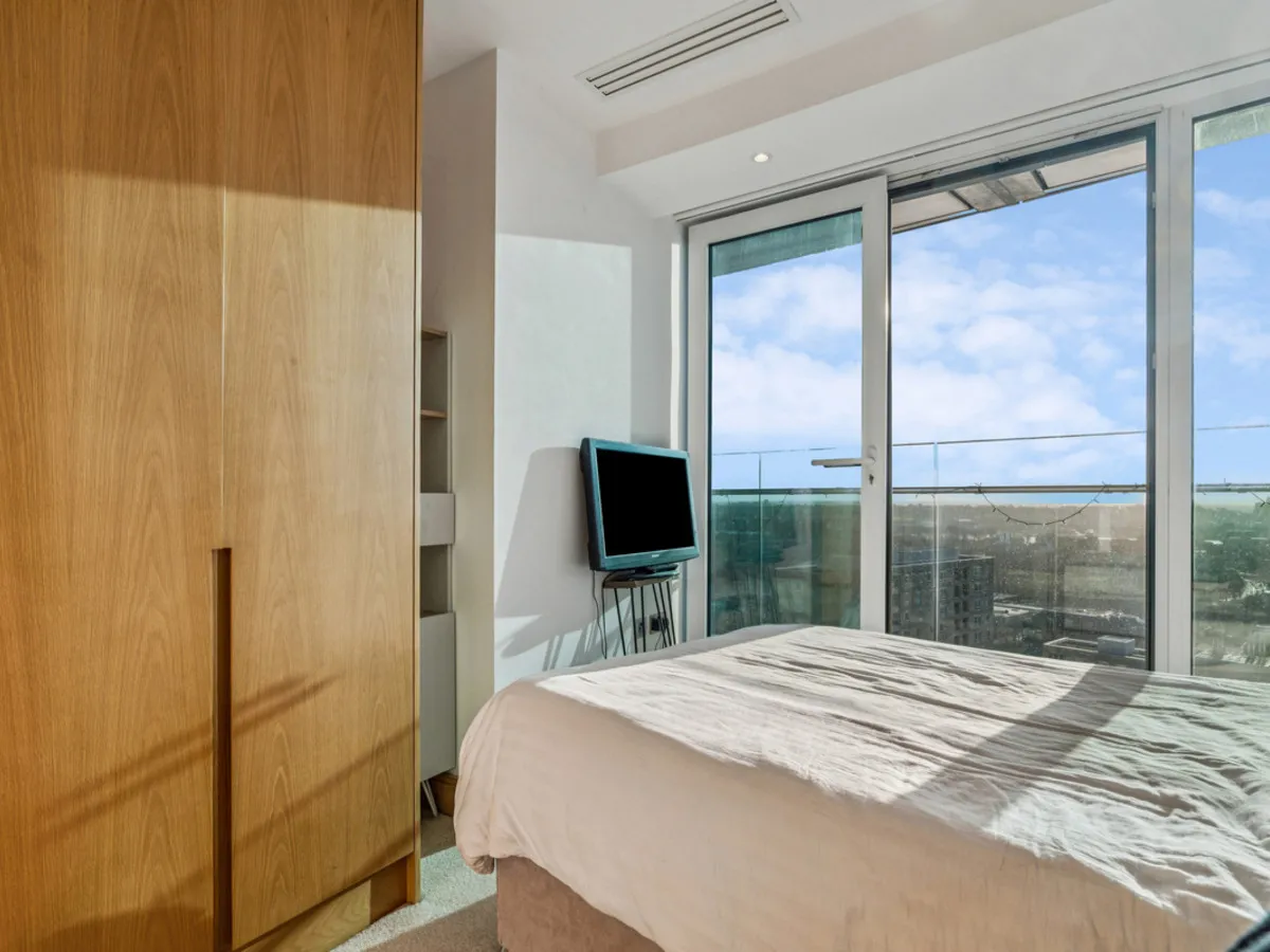 Crossharbour Plaza, London, E14, photo 10