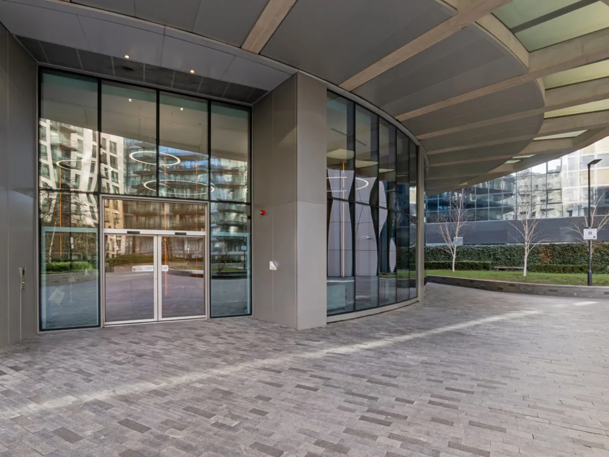 Crossharbour Plaza, London, E14, photo 15