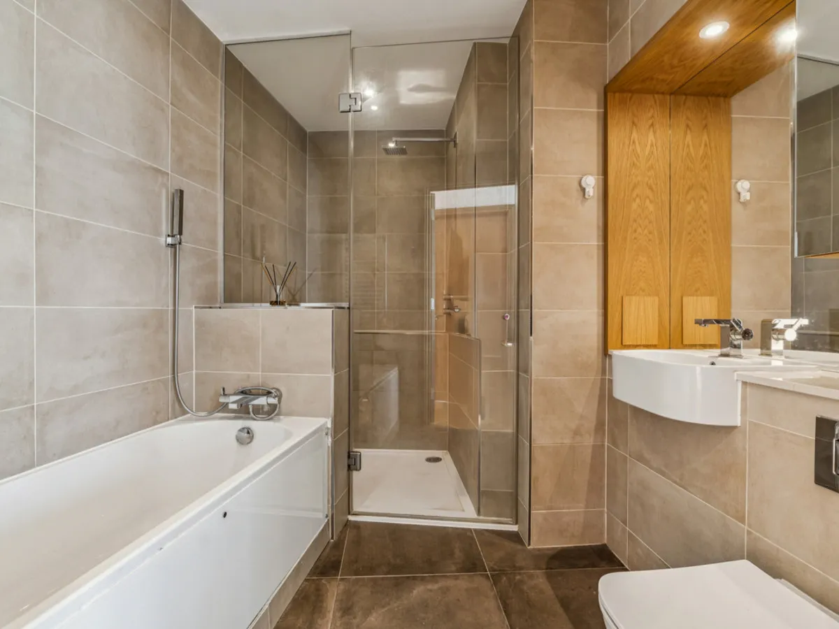 Crossharbour Plaza, London, E14, photo 9