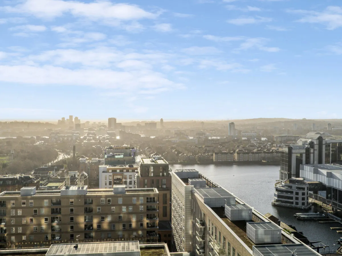 Crossharbour Plaza, London, E14, photo 13
