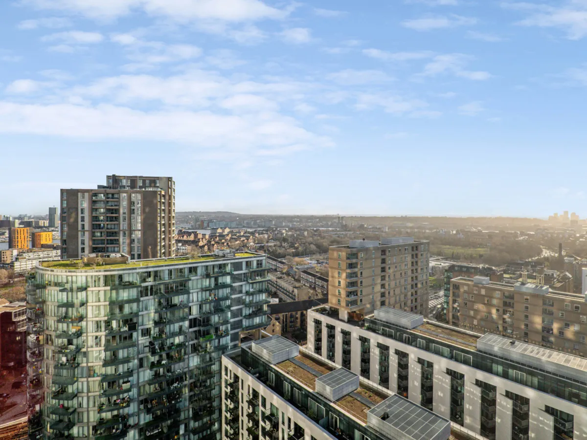 Crossharbour Plaza, London, E14, photo 14