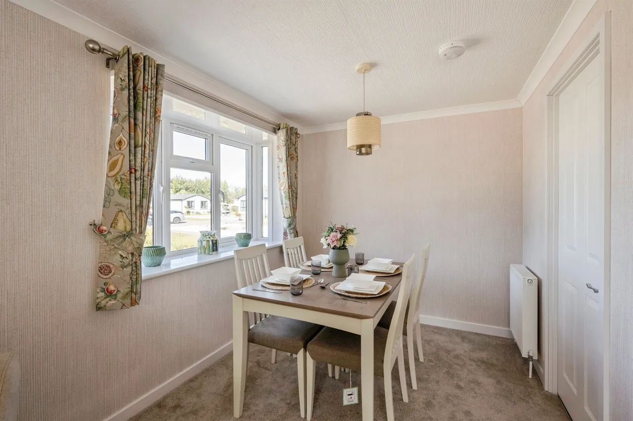 Sandtoft Road, Belton, Doncaster, photo 7