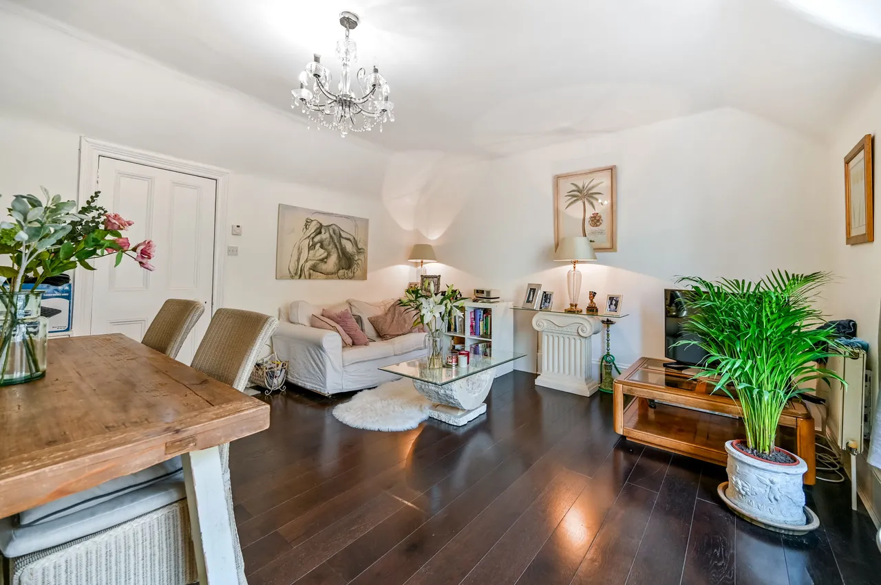 East Molesey, KT8, photo 5