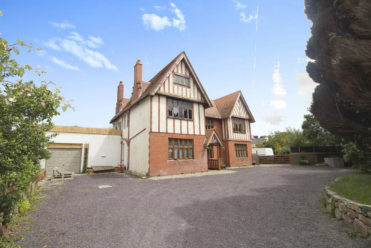 7 bed house for sale, Ffordd Caergybi, Llanfairpwllgwyngyll, LL61