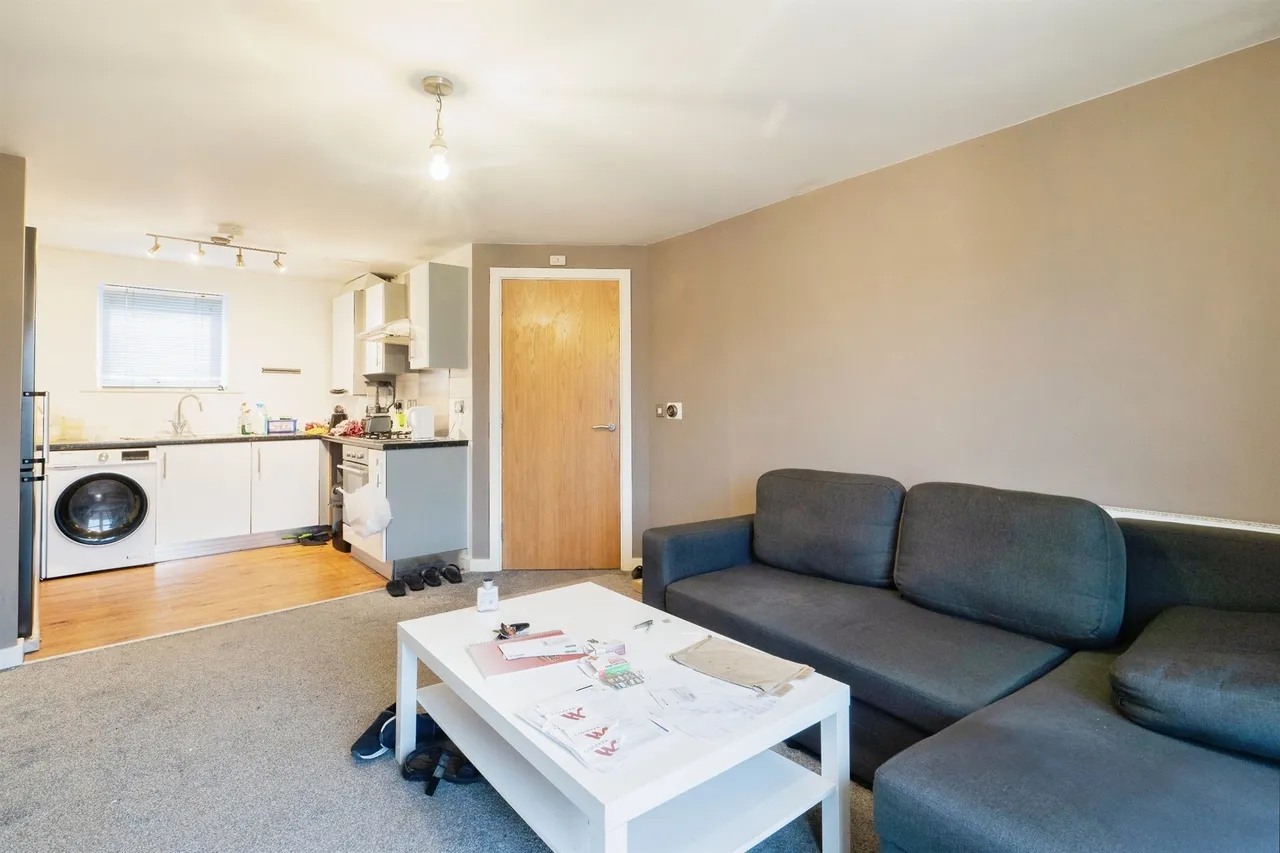 Sandhills Avenue, Hamilton, Leicester, photo 12