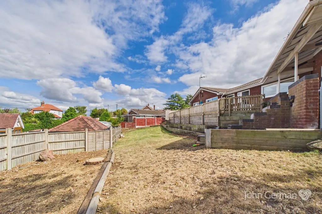 Village Gardens, Walton-on-the-Hill, photo 11