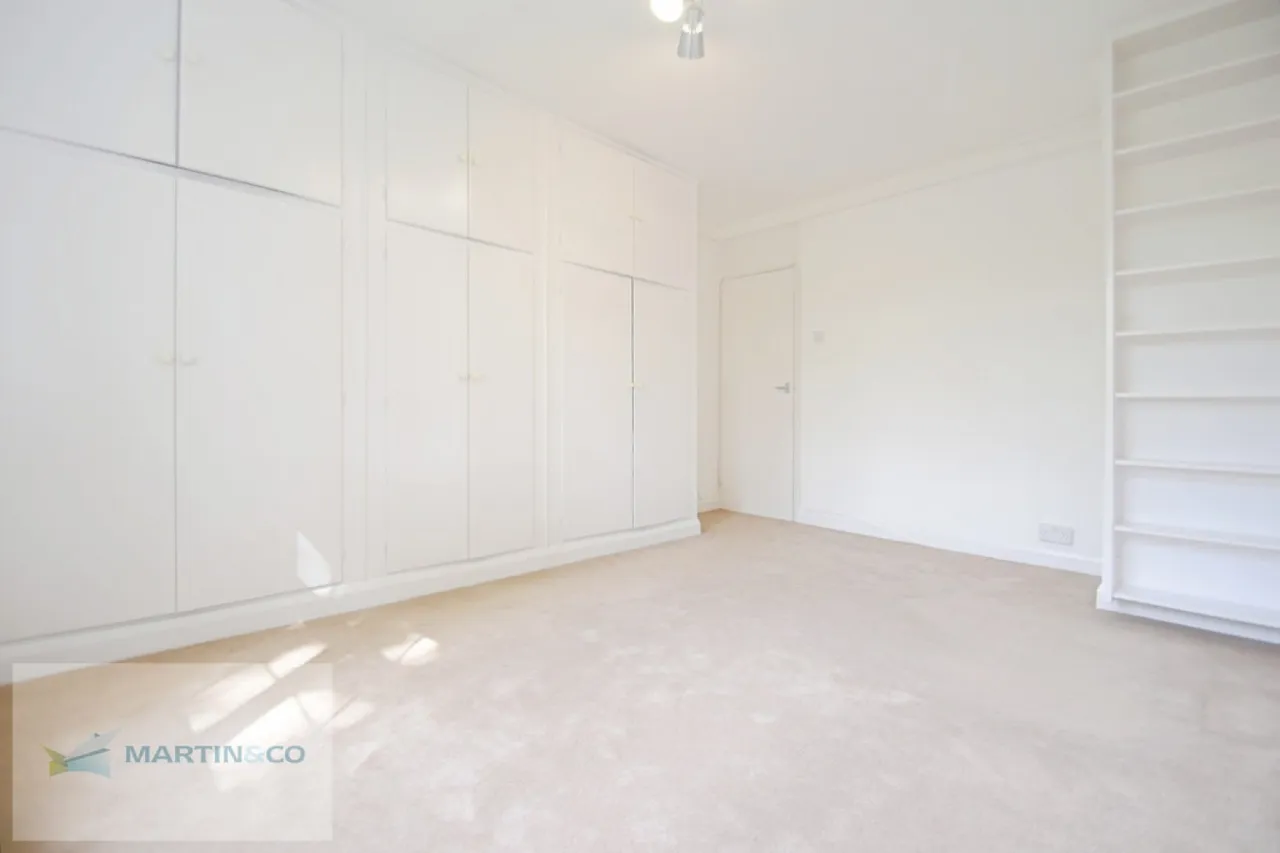 Gainsborough Court, KT12, photo 7