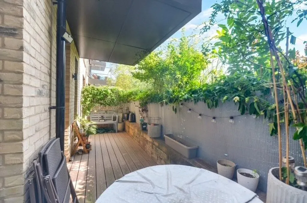 Lismore Boulevard, Colindale, NW9, photo 13