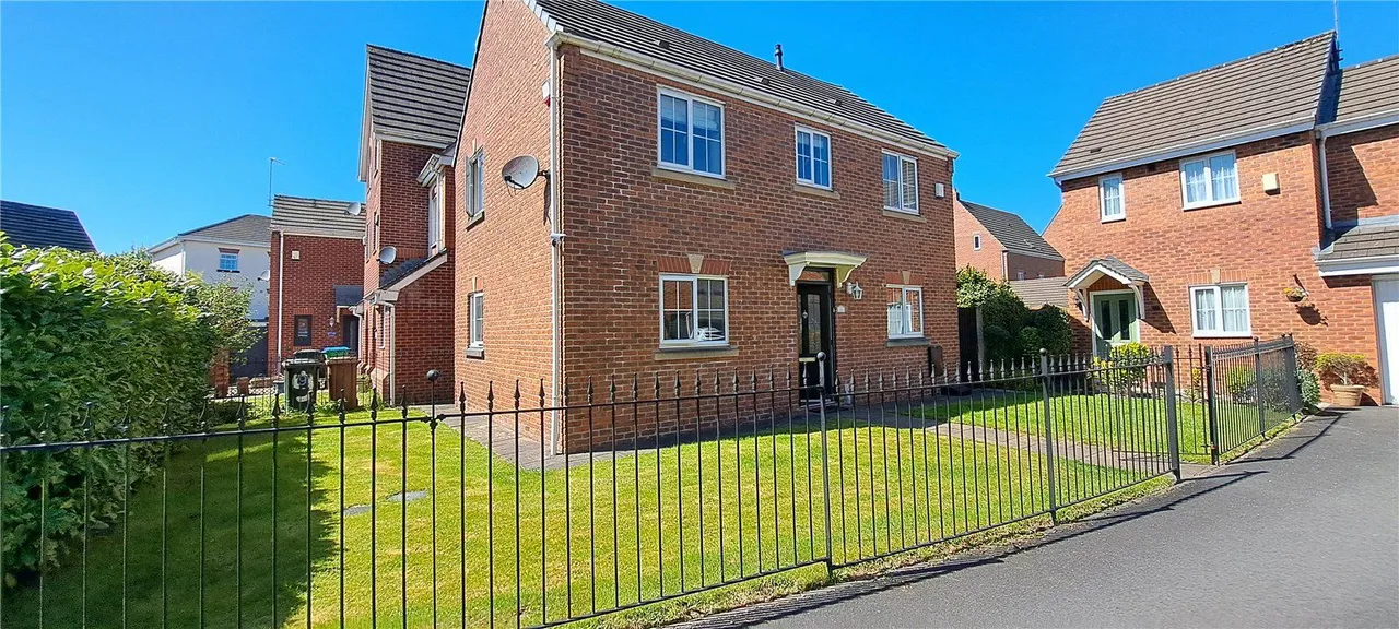 Hornchurch Court, Heywood, OL10, photo 26