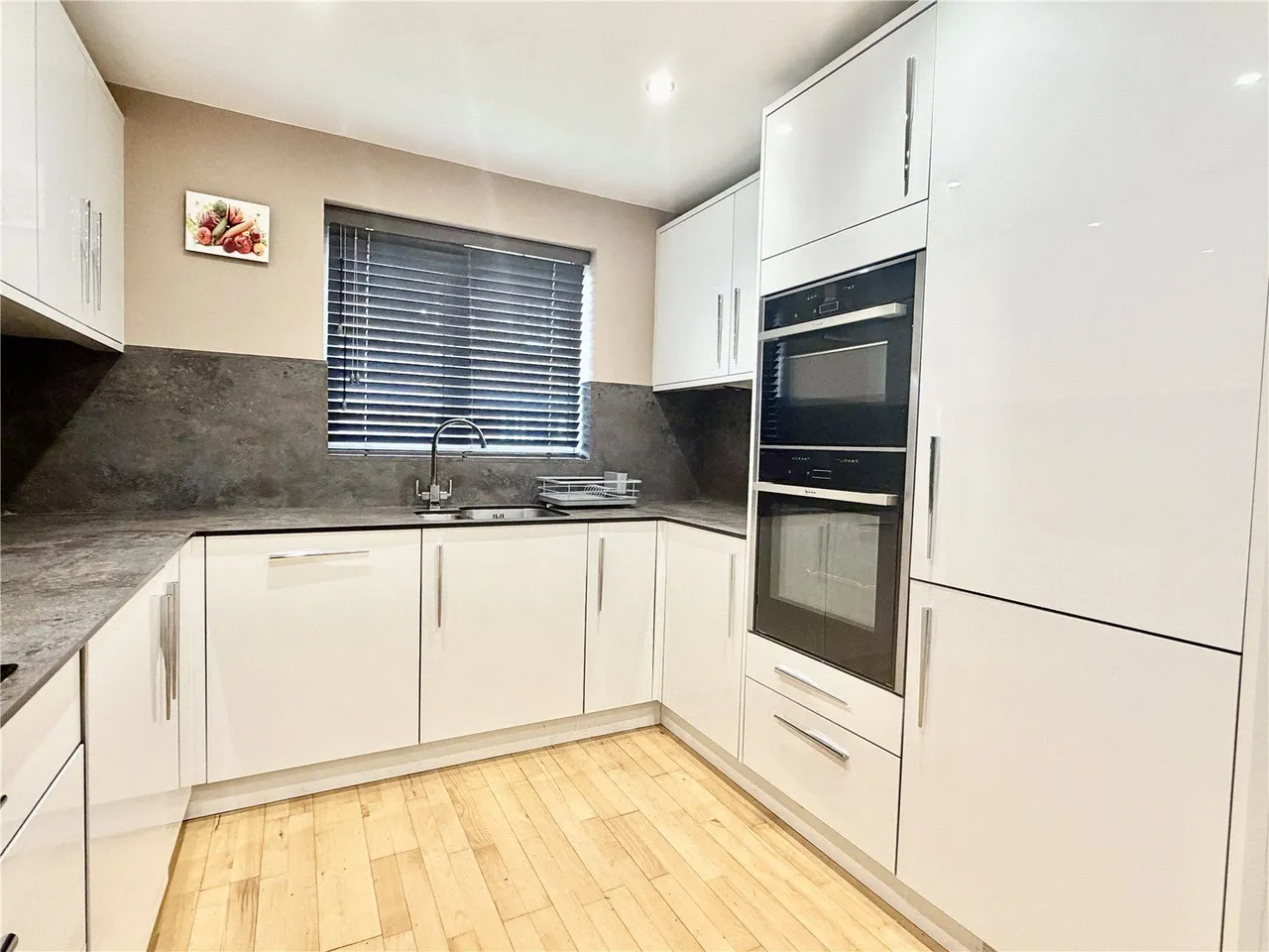 Hornchurch Court, Heywood, OL10, photo 6