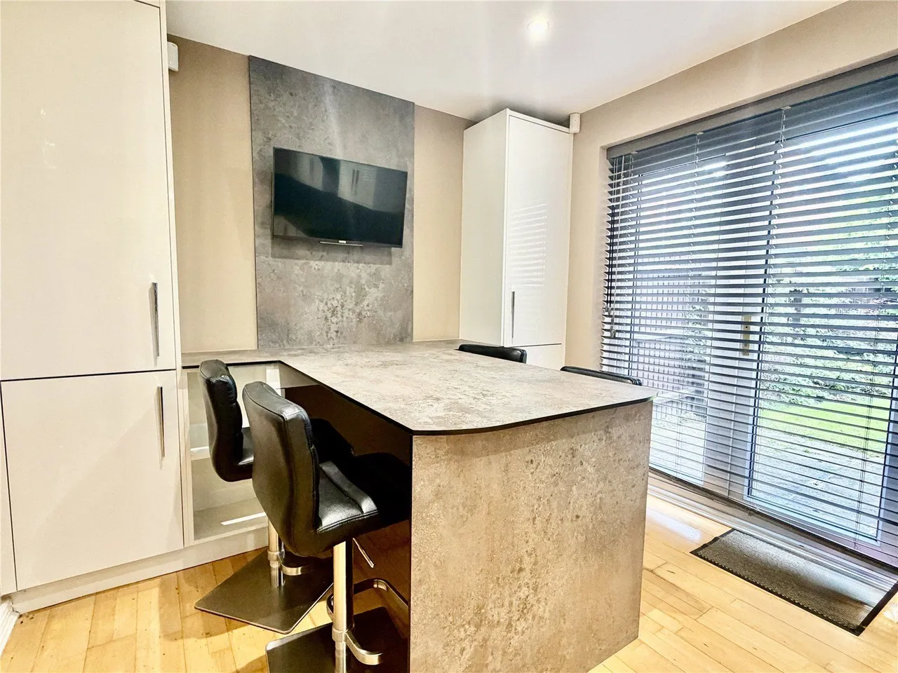 Hornchurch Court, Heywood, OL10, photo 7