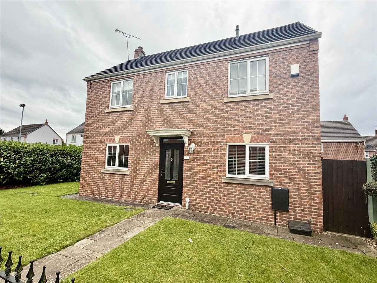 Hornchurch Court, Heywood, OL10, photo 25