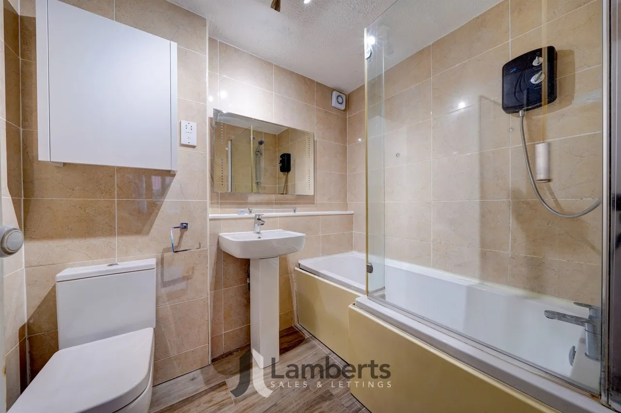 7 Ridgeway Close, Studley, photo 4