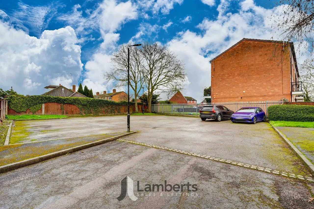 7 Ridgeway Close, Studley, photo 11