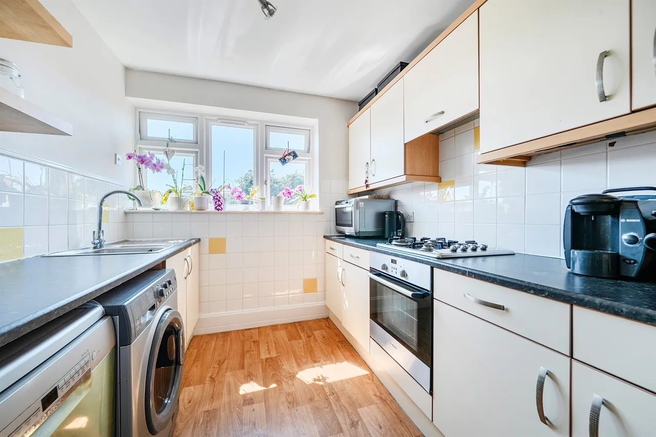 Cheviot Close, Enfield, photo 5