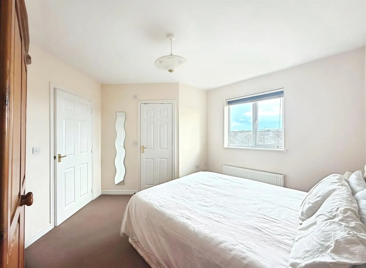 Claypitts Boulevard, Warwick, photo 8