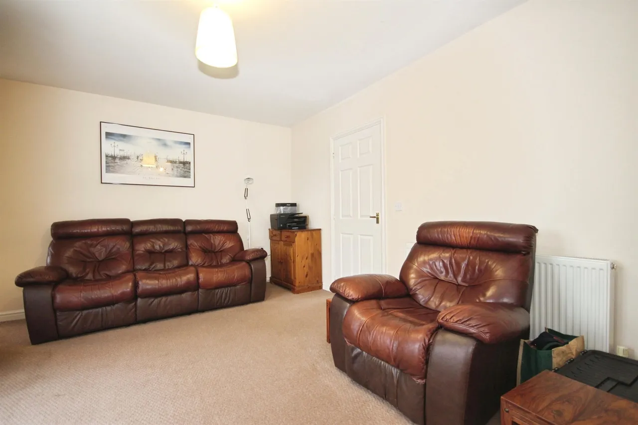 Claypitts Boulevard, Warwick, photo 7