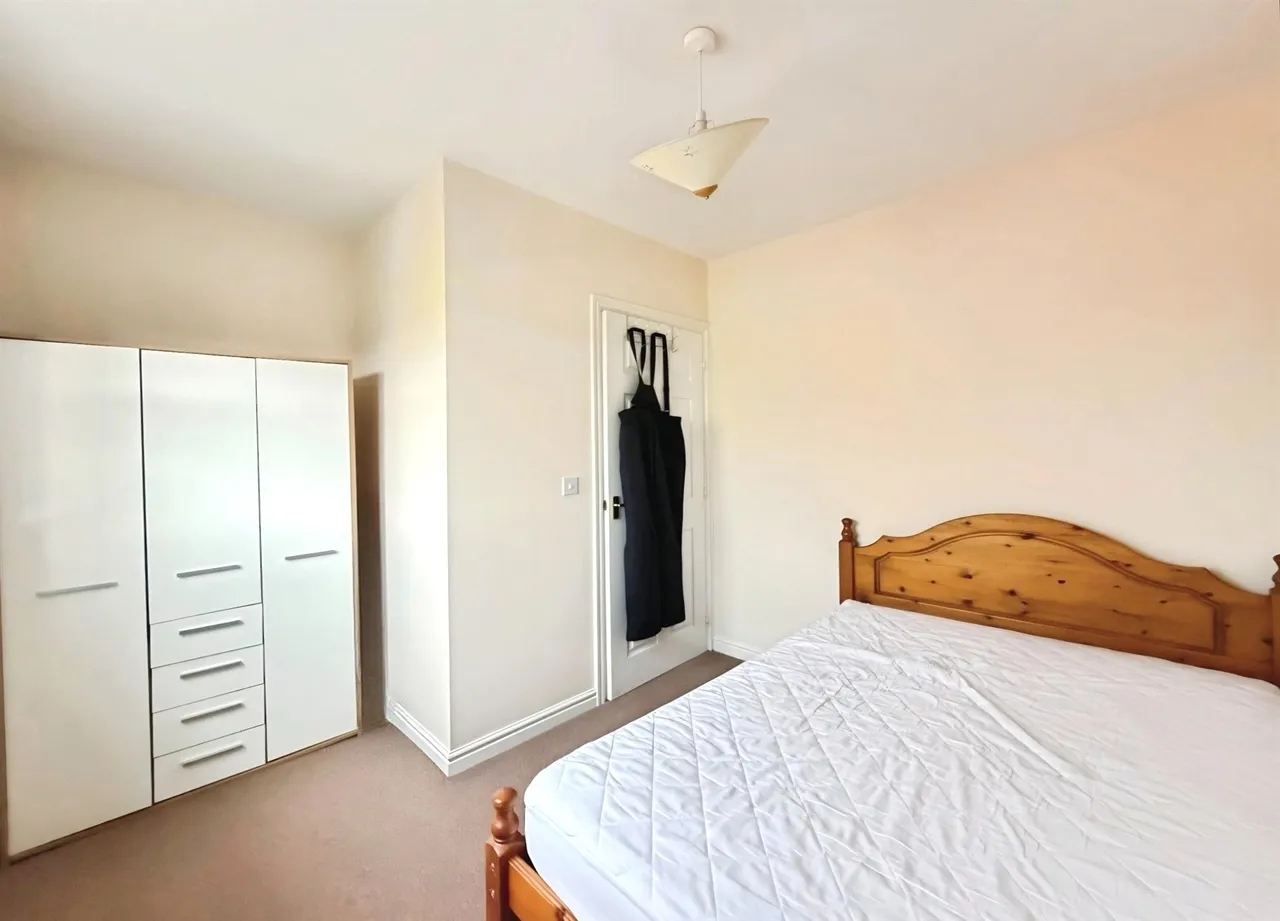 Claypitts Boulevard, Warwick, photo 11
