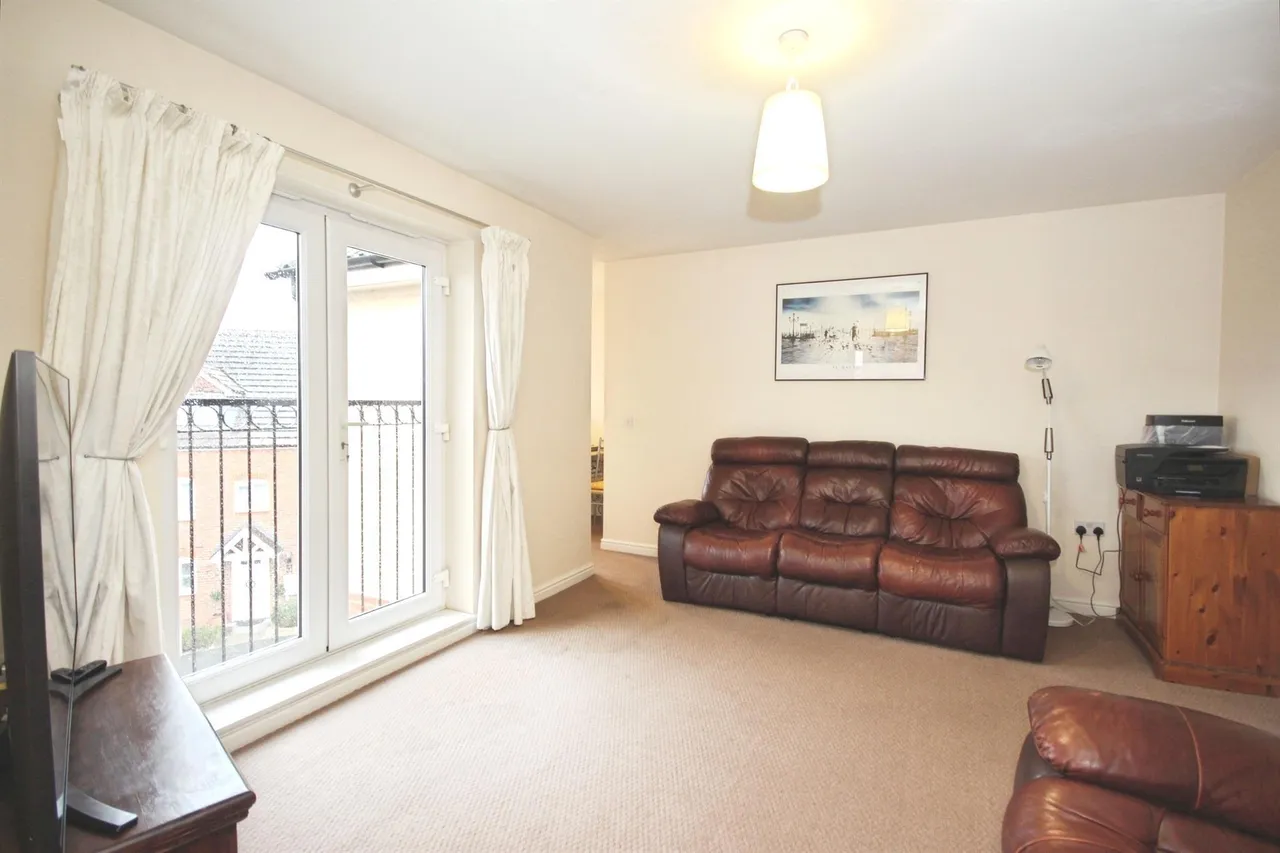 Claypitts Boulevard, Warwick, photo 2