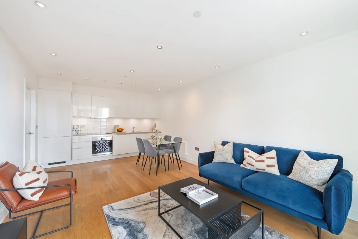 17 Montrose Crescent HA0, photo 2