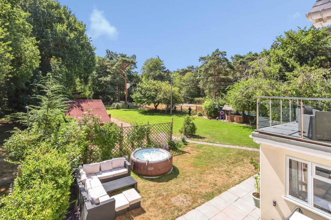 Pitt House Lane, Christchurch, BH23, photo 7