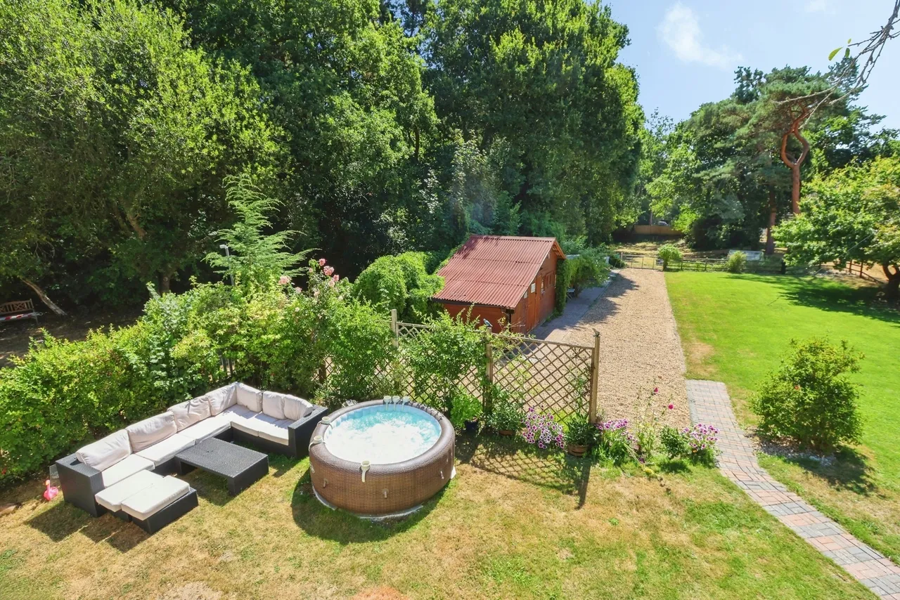 Pitt House Lane, Christchurch, BH23, photo 20