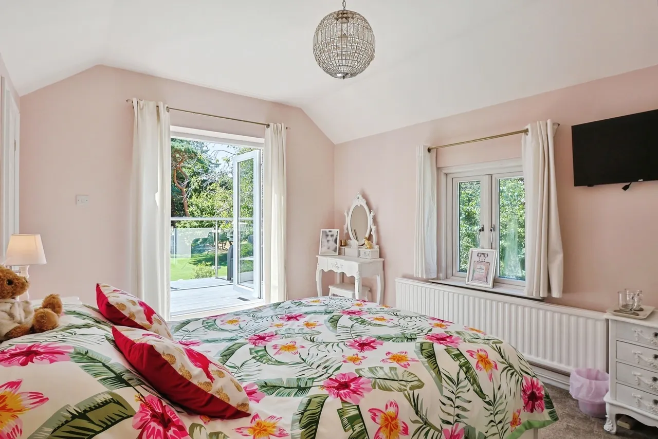 Pitt House Lane, Christchurch, BH23, photo 13