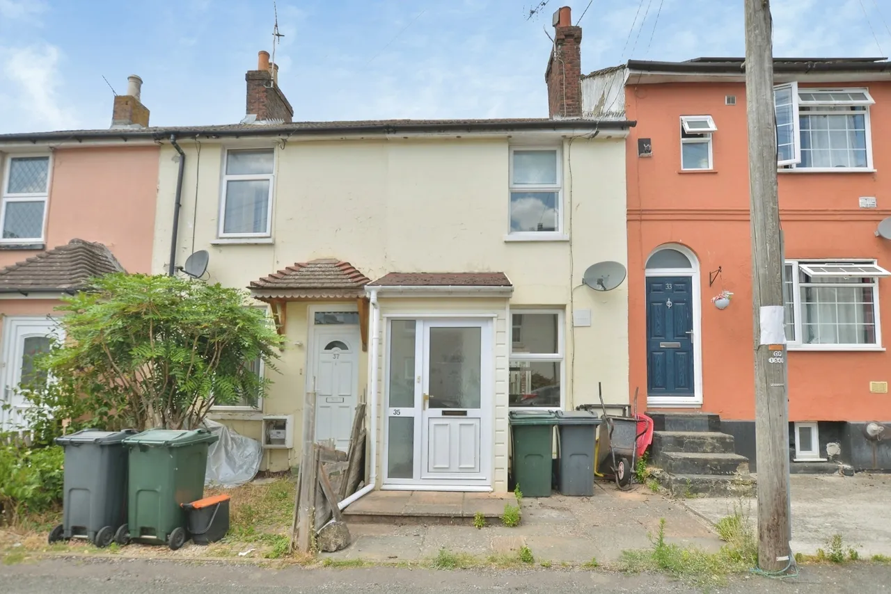 2 bed house for sale, Providence Street, Ashford, TN23