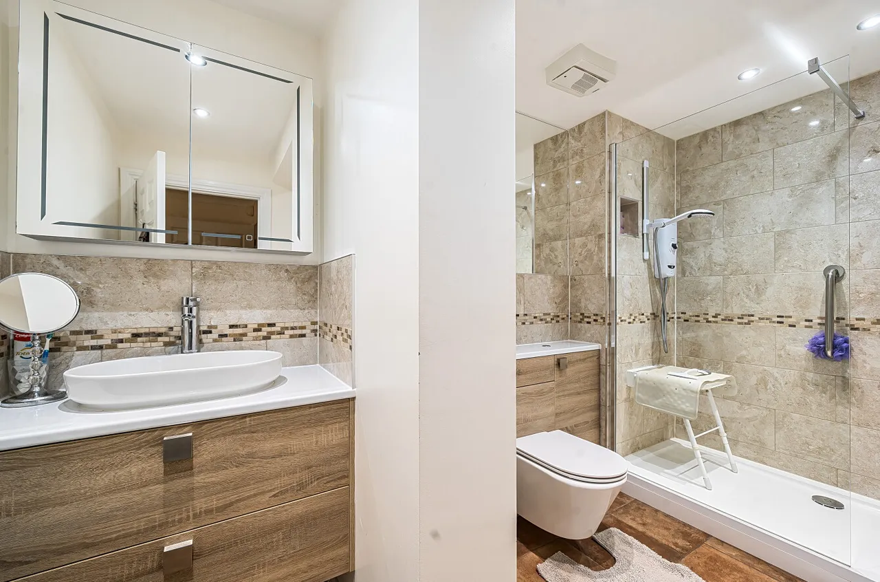 Courtney Place, Terrace Road South, Binfield, Bracknell, RG42 4DP, photo 9