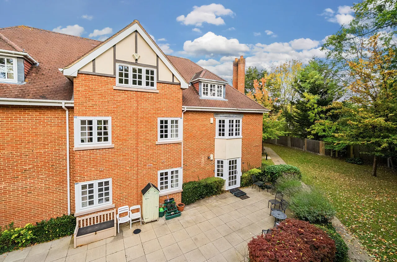 Courtney Place, Terrace Road South, Binfield, Bracknell, RG42 4DP, photo 18