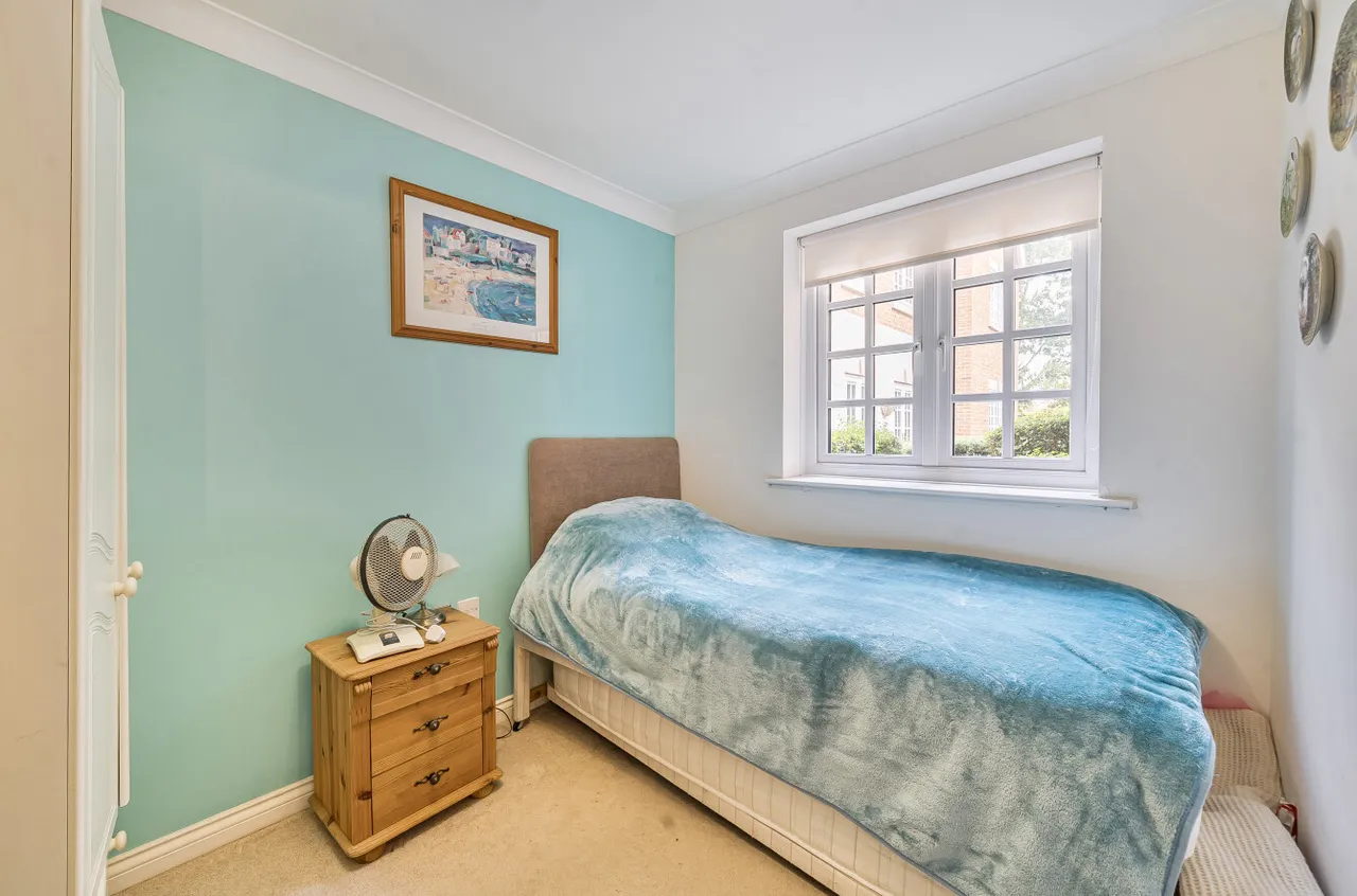 Courtney Place, Terrace Road South, Binfield, Bracknell, RG42 4DP, photo 17