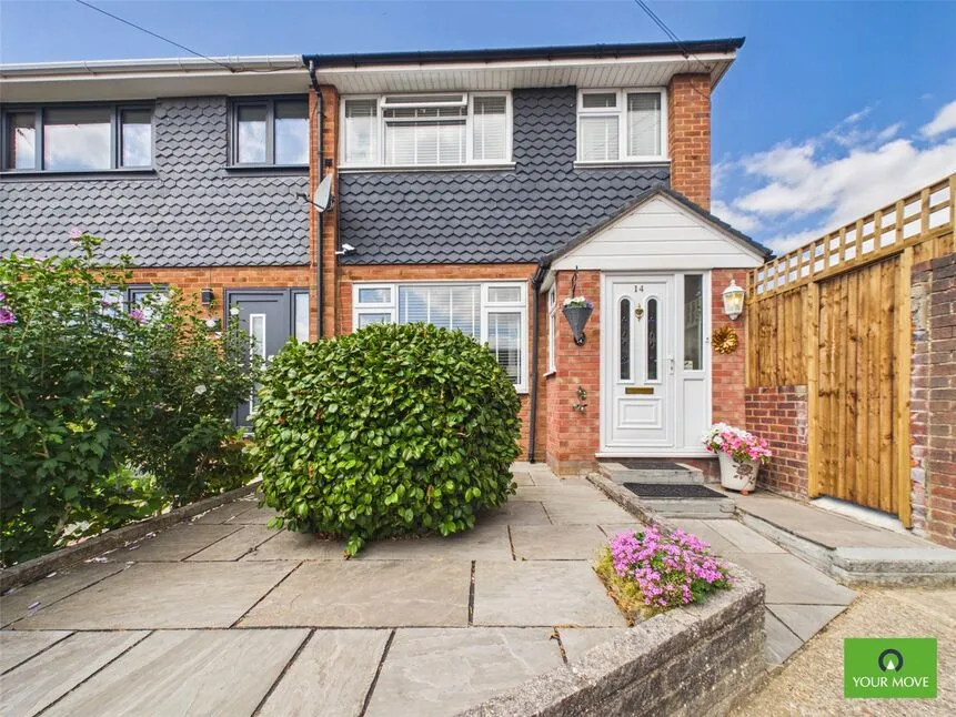 3 bed house for sale — Fox Close, Romford, RM5