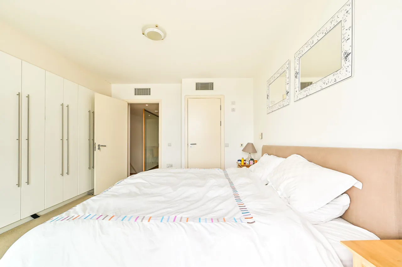 1005 Falcon Wharf, 34 Lombard Road, London, photo 11