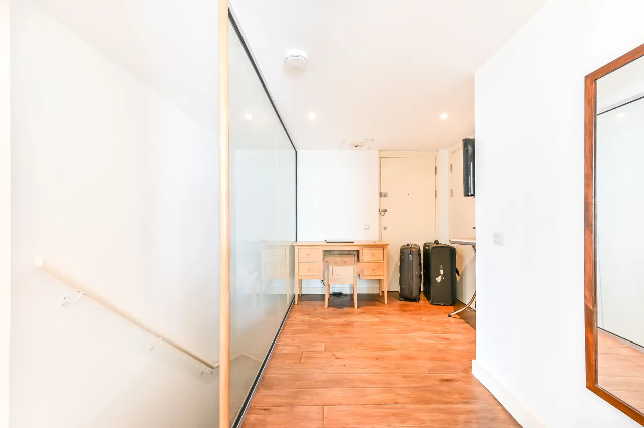1005 Falcon Wharf, 34 Lombard Road, London, photo 9
