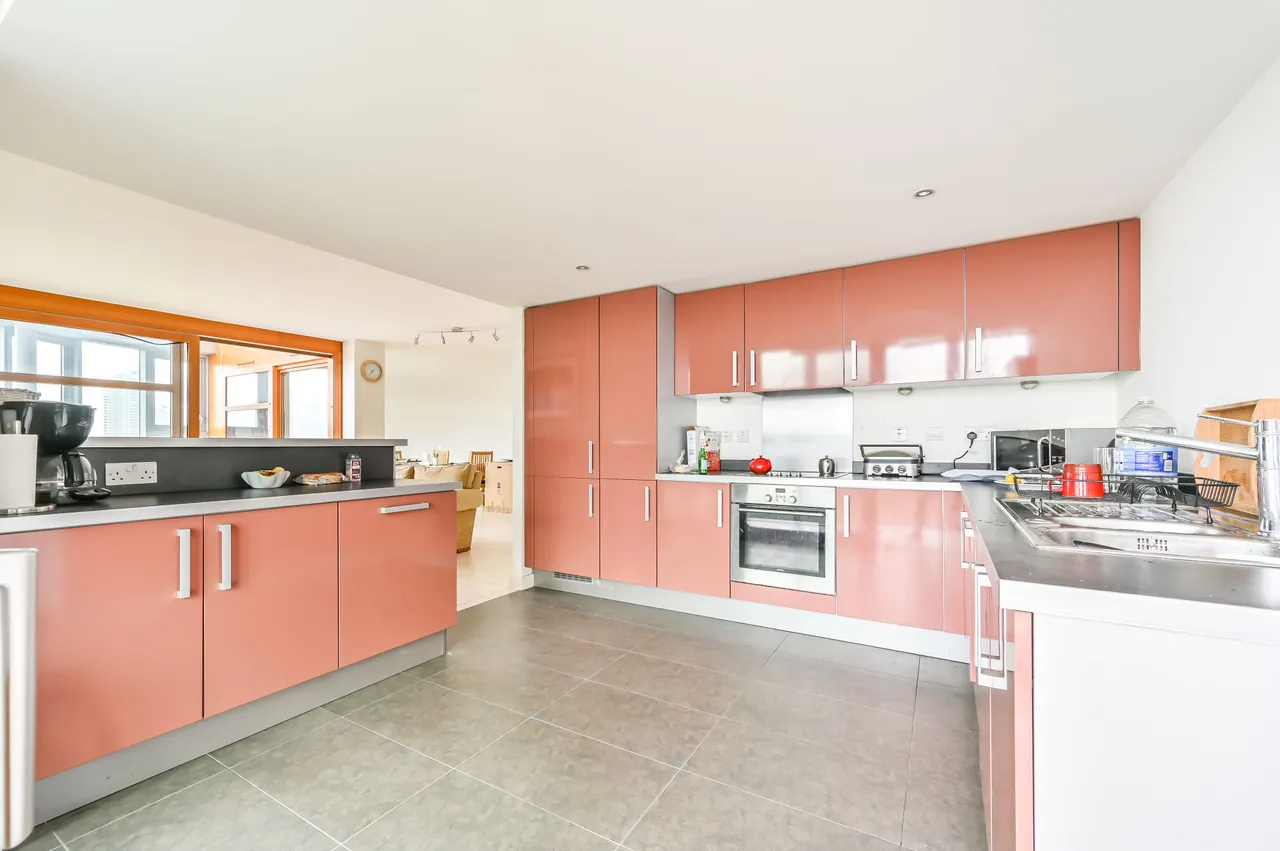 1005 Falcon Wharf, 34 Lombard Road, London, photo 7