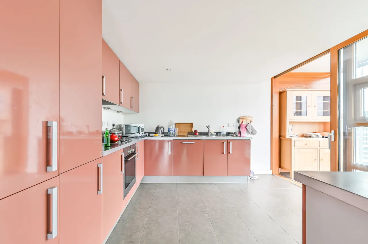 1005 Falcon Wharf, 34 Lombard Road, London, photo 6